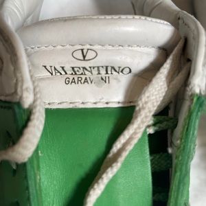 Valentino sneaks